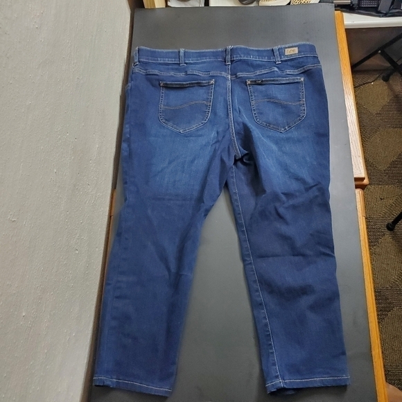 Lee Plus Regular Fit Straight Mid Rise Jeans Flex Motion Women's 32W Petite - Picture 4 of 16